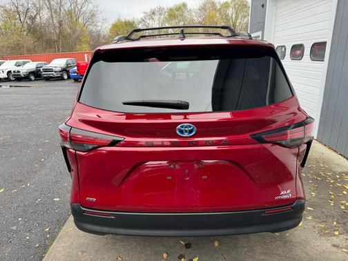 2021 Toyota Sienna XLE 7 Passenger