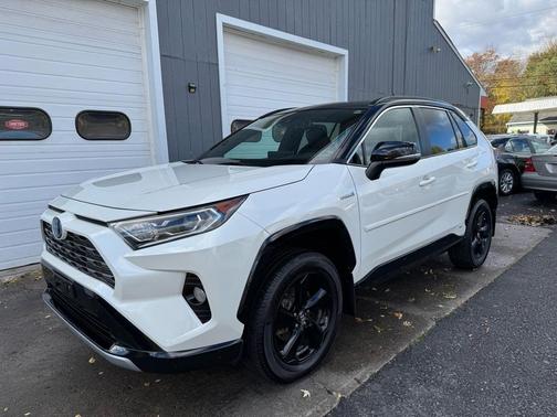 2019 Toyota RAV4 Hybrid SE