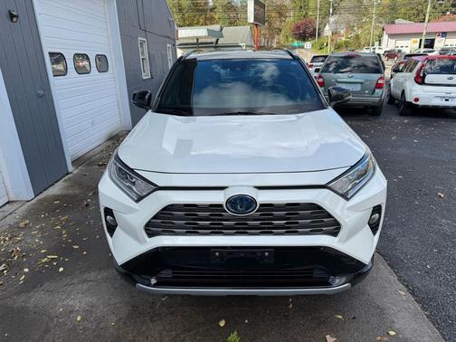 2019 Toyota RAV4 Hybrid SE