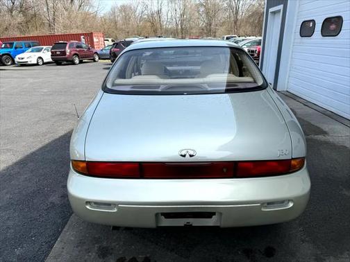 1993 INFINITI J30 Personal Luxury Sdn