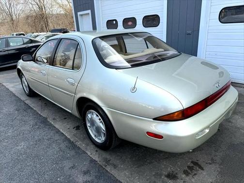 1993 INFINITI J30 Personal Luxury Sdn