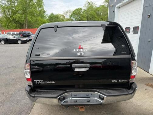 Black 2015 Toyota Tacoma SR5