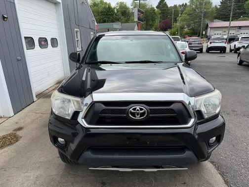 Black 2015 Toyota Tacoma SR5