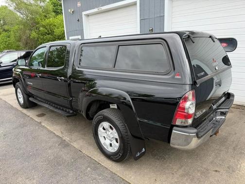 Black 2015 Toyota Tacoma SR5