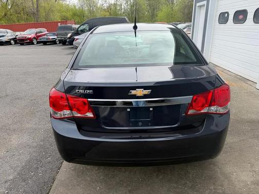 Blue Ray Metallic 2014 Chevrolet Cruze LS