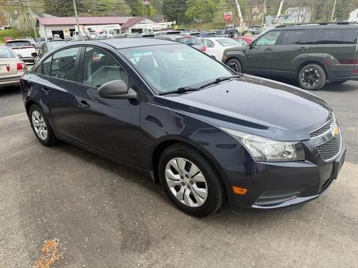 Blue Ray Metallic 2014 Chevrolet Cruze LS
