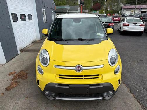 Giallo Yellow 2014 FIAT 500L Trekking