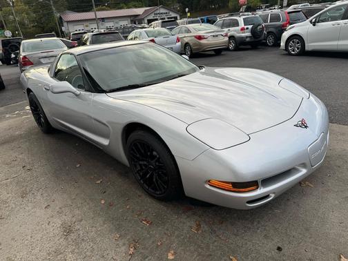 2001 Chevrolet Corvette Base