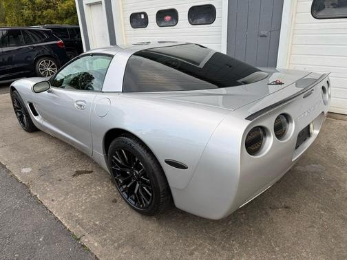 2001 Chevrolet Corvette Base