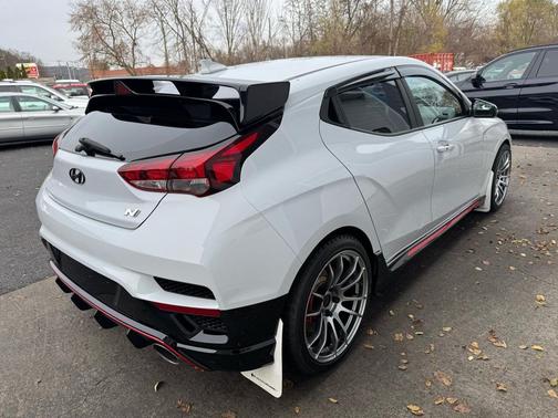 2019 Hyundai Veloster Base