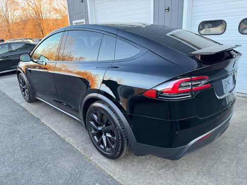 2022 Tesla Model X Plaid Tri Motor All-Wheel Drive
