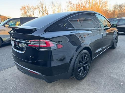 2022 Tesla Model X Plaid Tri Motor All-Wheel Drive