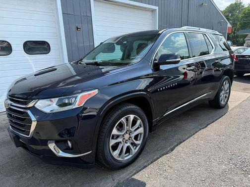 Midnight Blue Metallic 2020 Chevrolet Traverse Premier