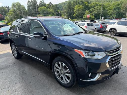 Midnight Blue Metallic 2020 Chevrolet Traverse Premier