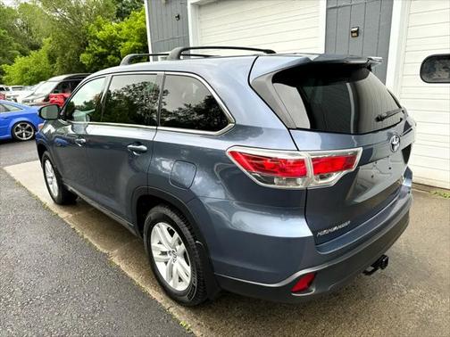 2016 Toyota Highlander LE