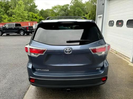 2016 Toyota Highlander LE