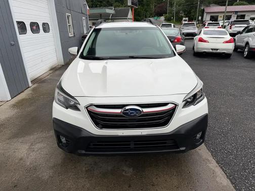 Crystal White Pearl 2020 Subaru Outback Premium