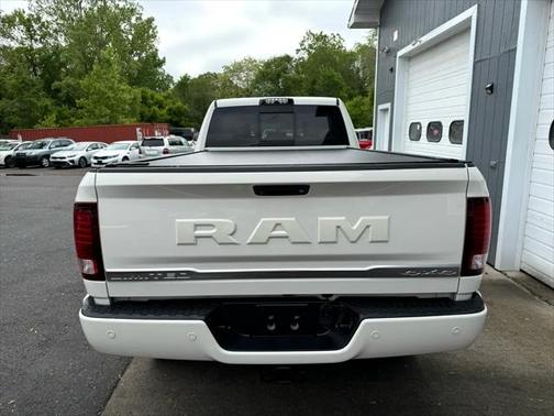 2018 RAM 2500 Limited Crew Cab 4x4 8' Box