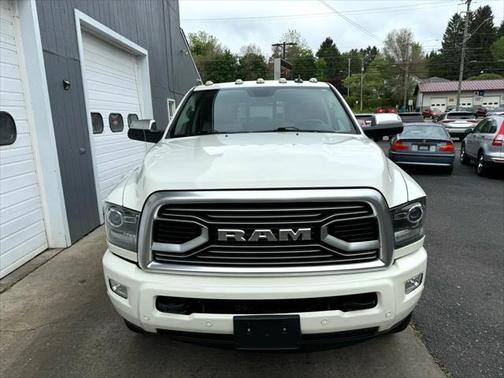 2018 RAM 2500 Limited Crew Cab 4x4 8' Box