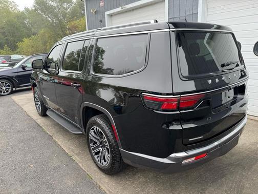 2022 Jeep Wagoneer Series III 4x4