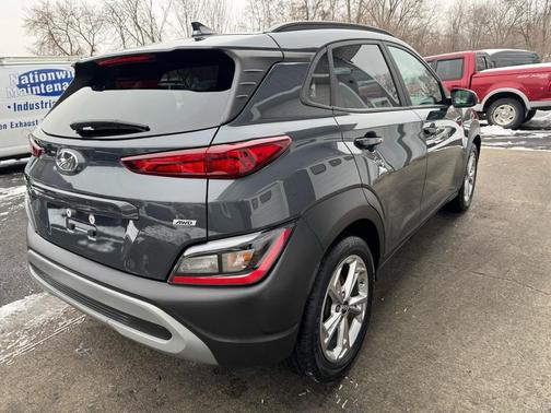 2022 Hyundai KONA SEL