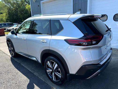 2022 Nissan Rogue SL