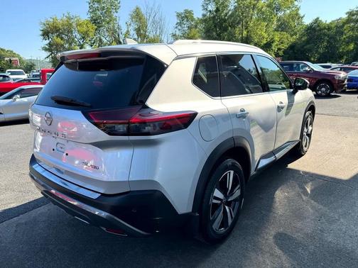 2022 Nissan Rogue SL