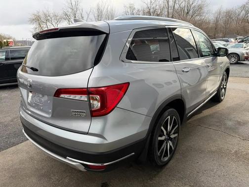 Lunar Silver Metallic 2022 Honda Pilot Touring 8-Passenger