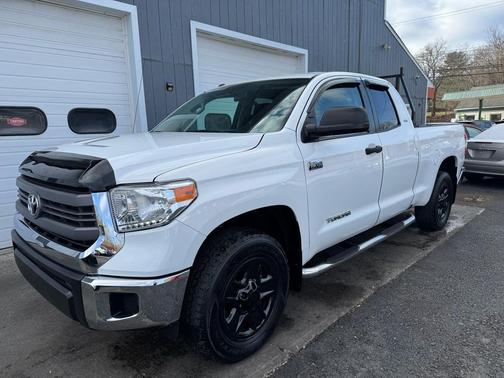 2014 Toyota Tundra SR5