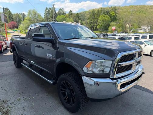 Granite Crystal Metallic 2017 RAM 3500 Tradesman Crew Cab 4x4 8' Box