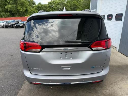 Billet Silver Metallic 2020 Chrysler Pacifica Hybrid Limited