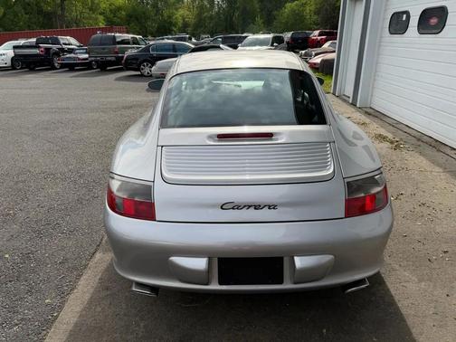 Arctic Silver Metallic 2002 Porsche 911 Carrera