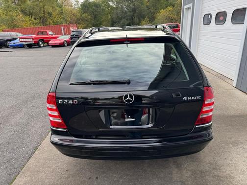 2005 Mercedes-Benz C-Class Luxury 4MATIC