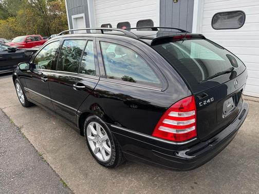 2005 Mercedes-Benz C-Class Luxury 4MATIC