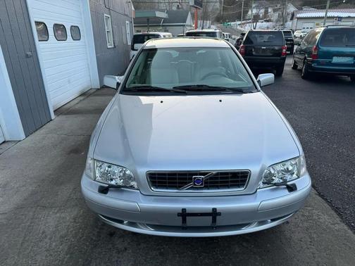 2004 Volvo V40 A