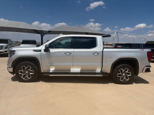 Quicksilver Metallic 2022 GMC Sierra 1500 SLT