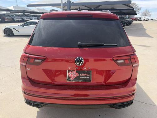 2024 Volkswagen Tiguan 2.0T SE R-Line Black