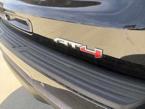 Onyx Black 2026 GMC Yukon AT4 Ultimate