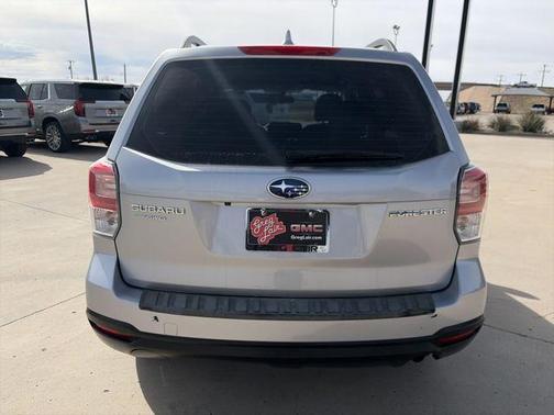 Ice Silver Metallic 2018 Subaru Forester 2.5i