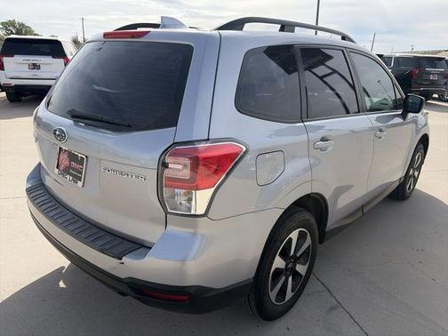 Ice Silver Metallic 2018 Subaru Forester 2.5i