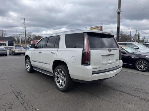 2017 Cadillac Escalade Luxury