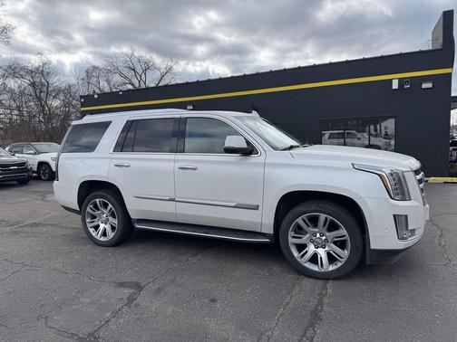 2017 Cadillac Escalade Luxury