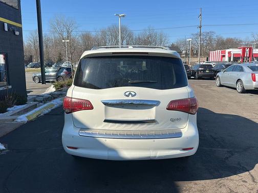 2016 INFINITI QX80 Base