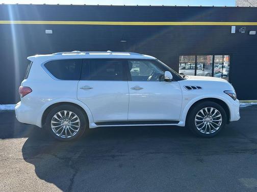 2016 INFINITI QX80 Base