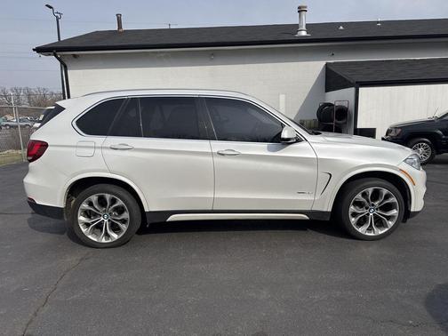 Mineral White Metallic 2016 BMW X5 xDrive35i