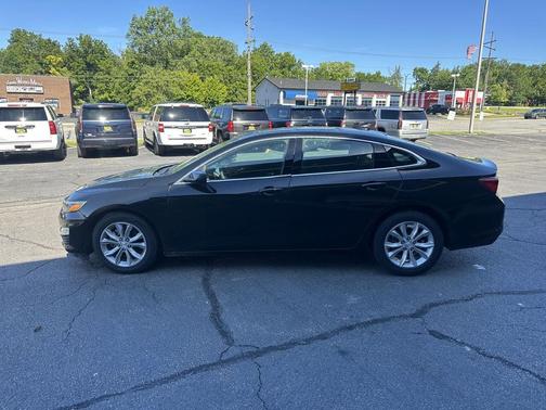 Mosaic Black Metallic 2023 Chevrolet Malibu FWD 1LT