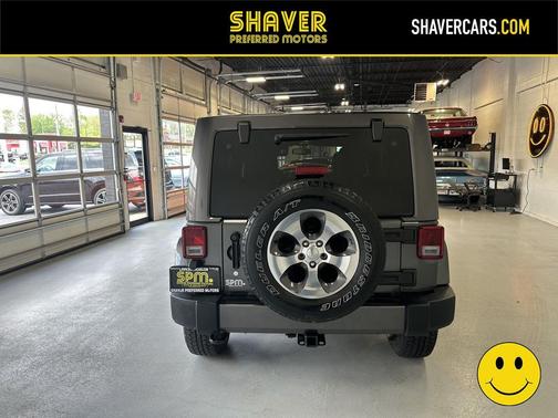 Granite Crystal Metallic Clearcoat 2016 Jeep Wrangler Unlimited Sahara