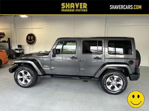Granite Crystal Metallic Clearcoat 2016 Jeep Wrangler Unlimited Sahara