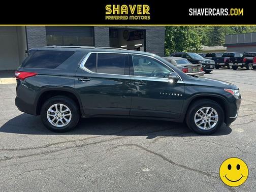 Graphite Metallic 2019 Chevrolet Traverse LT Cloth