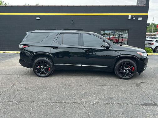 Mosaic Black Metallic 2018 Chevrolet Traverse Premier